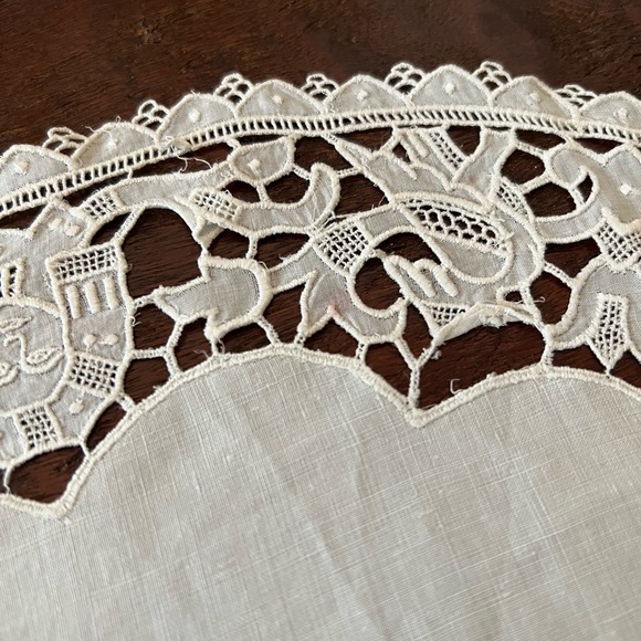 Egyptian Pharaoh Doilies, Rare Antique Embroidered Linens, Set of 2, Egypt - Picture 7 of 7